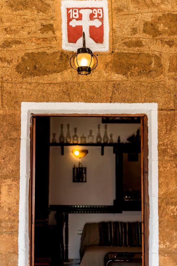 Hara'S Traditional Detached House In Malona Malona Village Exterior foto